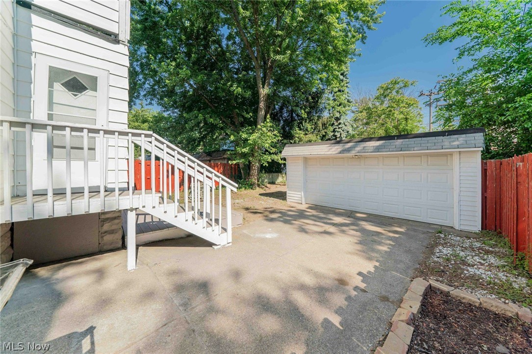 2216 Roanoke Avenue Cleveland OH 44109