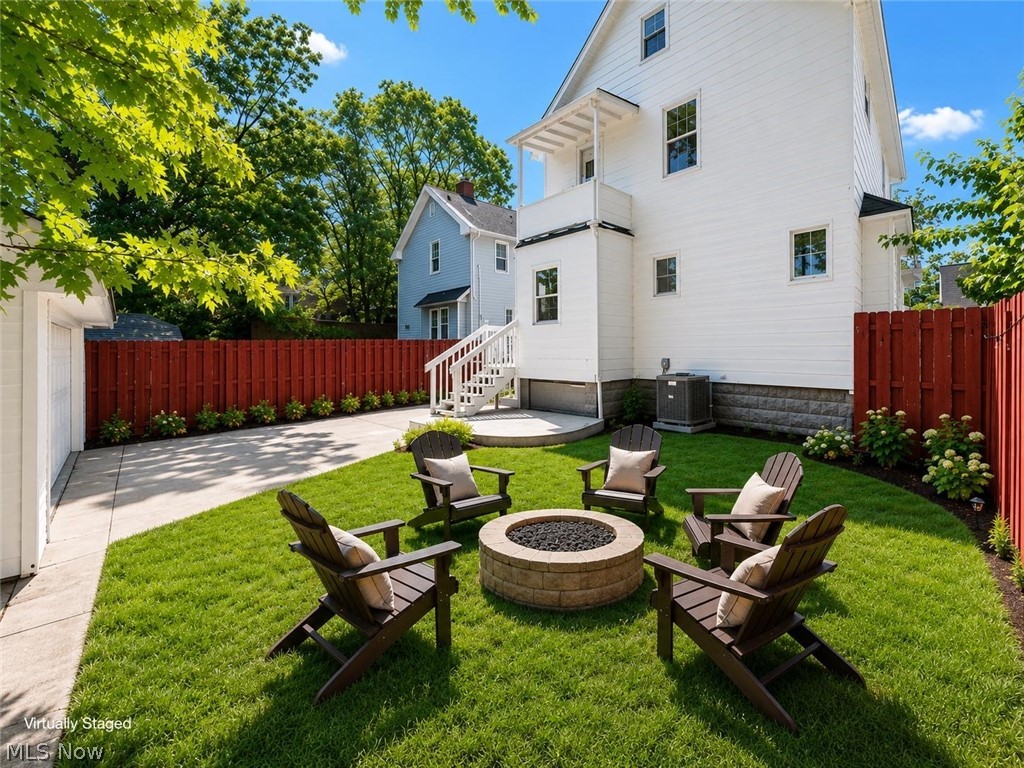 2216 Roanoke Avenue Cleveland OH 44109