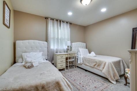 371 Washington Circle Oberlin OH 44074