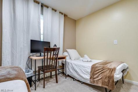 371 Washington Circle Oberlin OH 44074