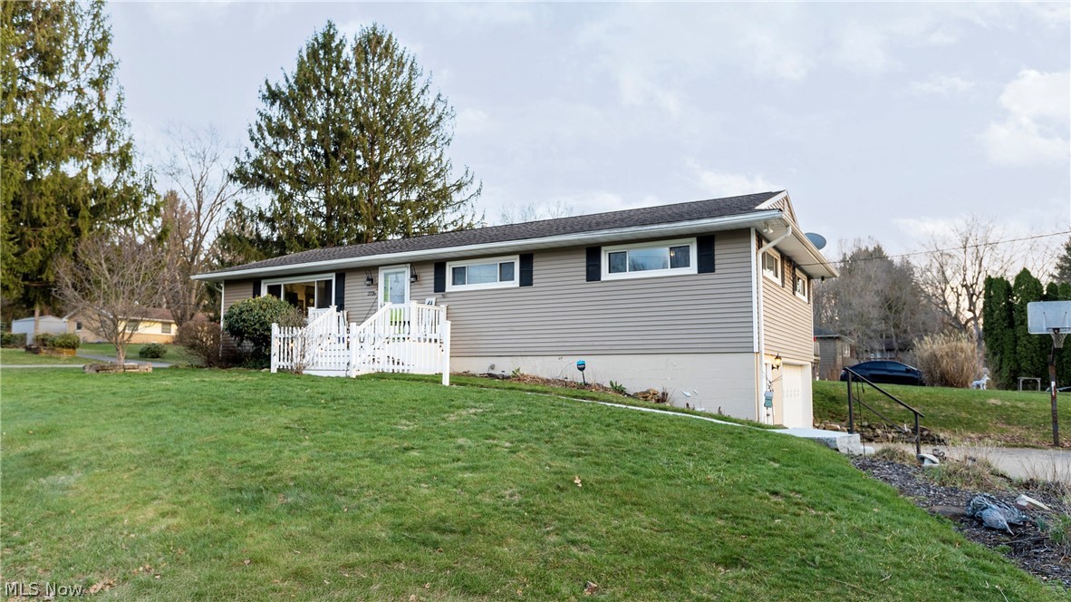 3720 Carl Street NW Uniontown OH 44685
