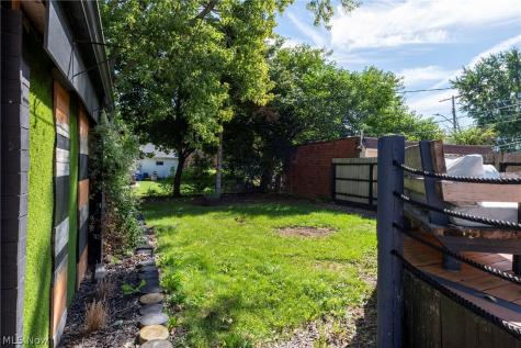3669 W 134 Cleveland OH 44111