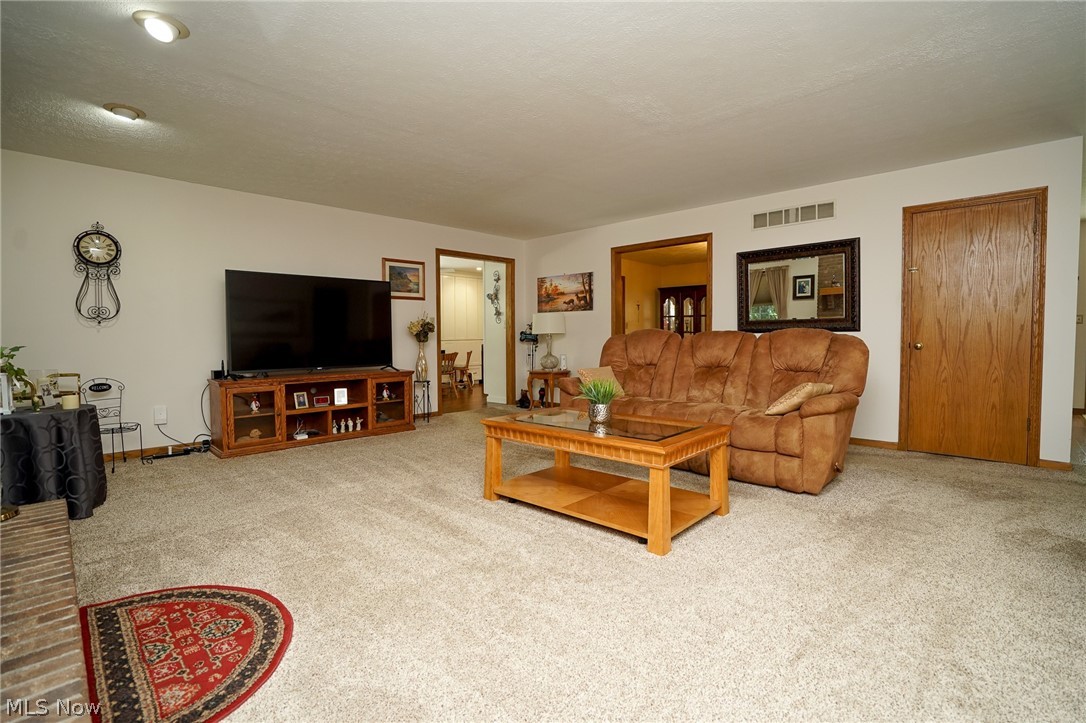 835 Crestview Drive Youngstown OH 44512