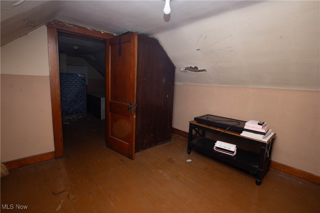 1442 Hillside Terrace Akron OH 44305