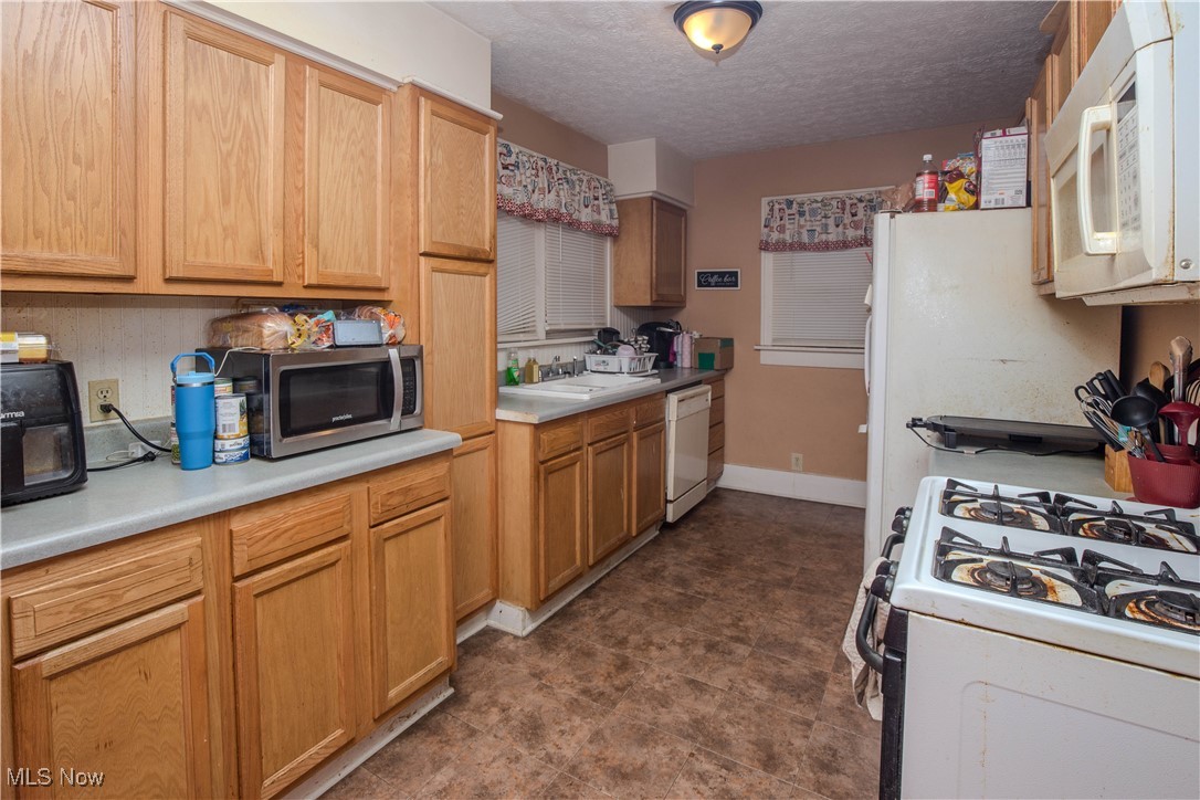 1442 Hillside Terrace Akron OH 44305