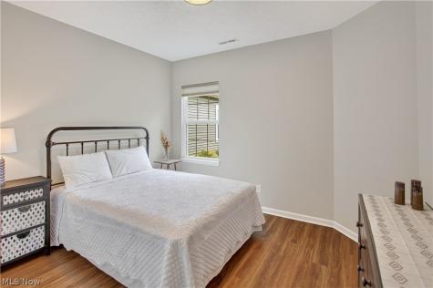 258 Silver Spring Circle Elyria OH 44035