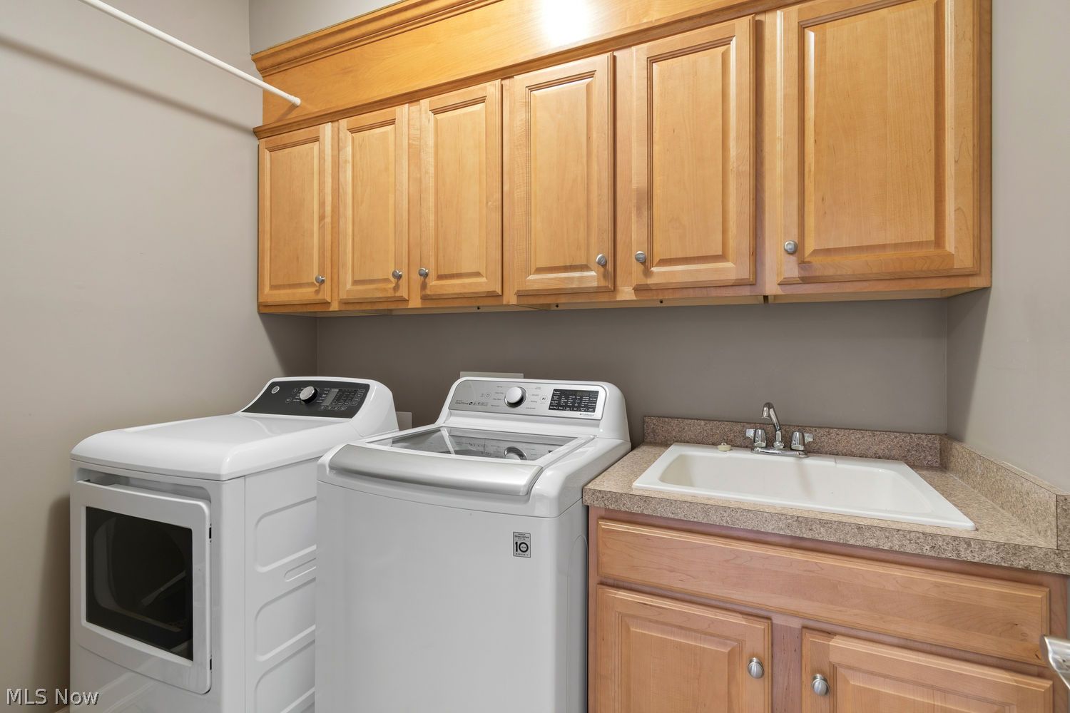 910 Braemar Circle NE North Canton OH 44720