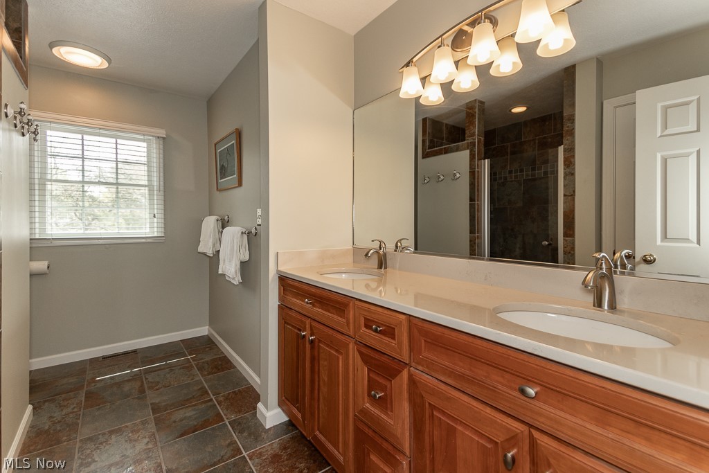 1976 Willow Ridge Circle Kent OH 44240