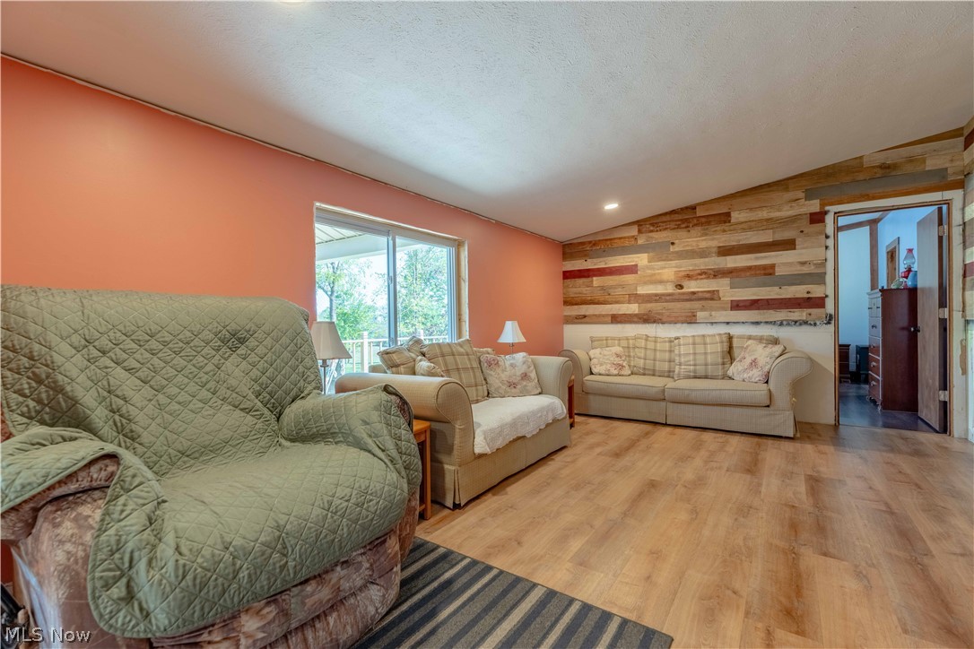 5267 Apollo Road NE Salineville OH 43945