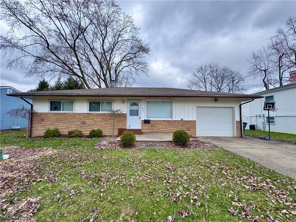 4230 Selkirk Avenue Austintown OH 44511