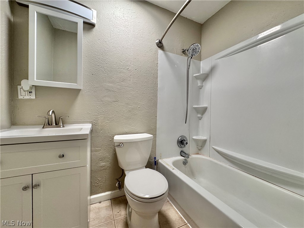 4230 Selkirk Avenue Austintown OH 44511