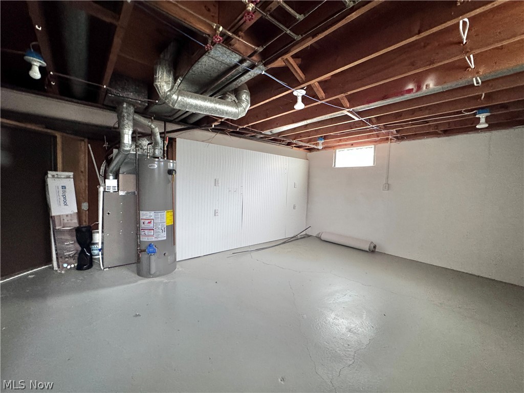 4230 Selkirk Avenue Austintown OH 44511