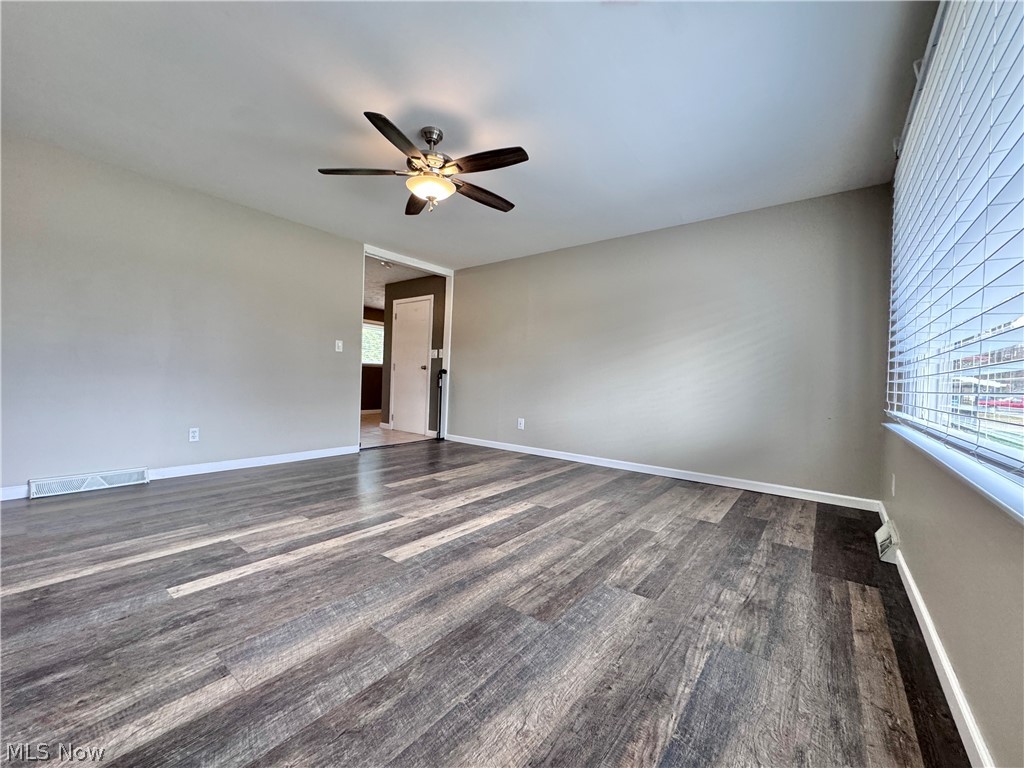 4230 Selkirk Avenue Austintown OH 44511