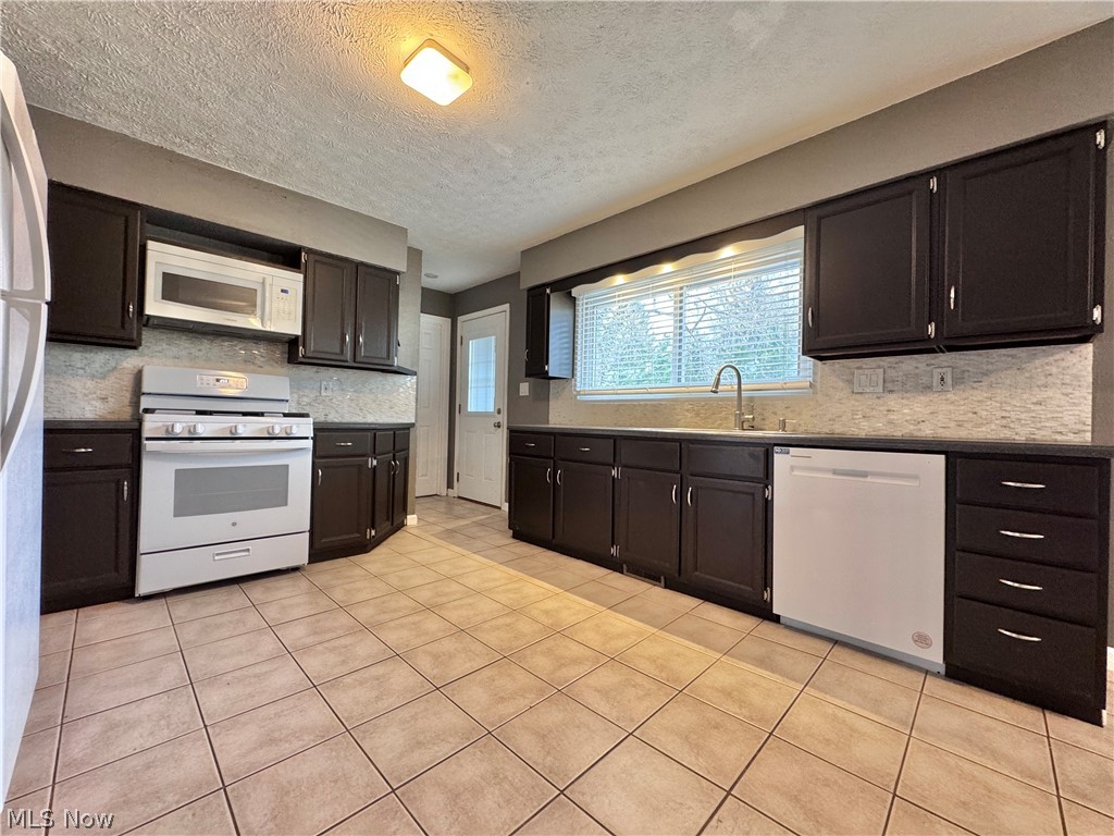 4230 Selkirk Avenue Austintown OH 44511