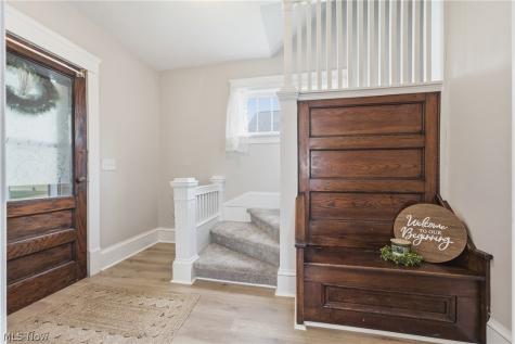 284 E Park Avenue Barberton OH 44203