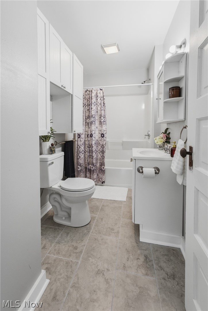 284 E Park Avenue Barberton OH 44203