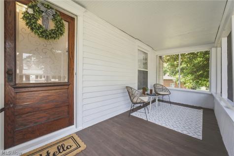 284 E Park Avenue Barberton OH 44203