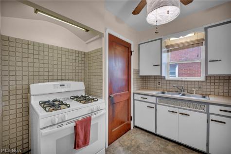 4215 W 143rd Cleveland OH 44135