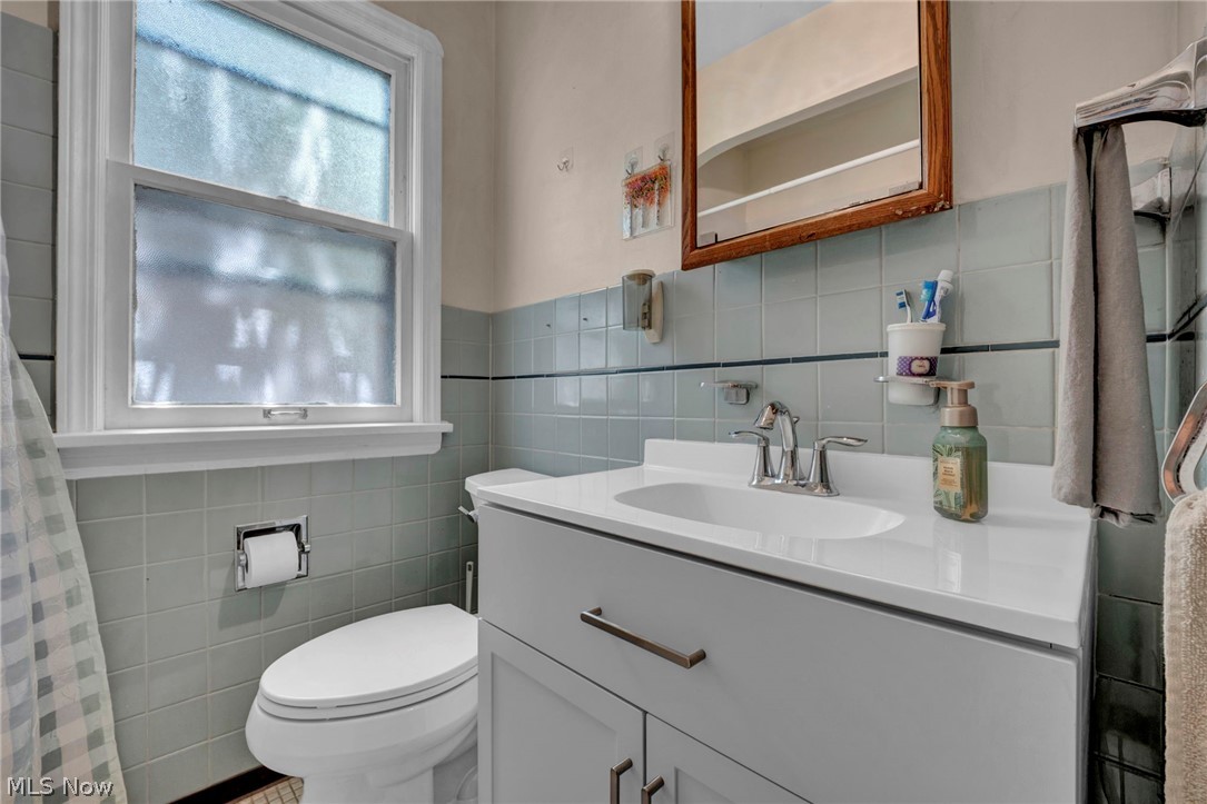 4215 W 143rd Cleveland OH 44135