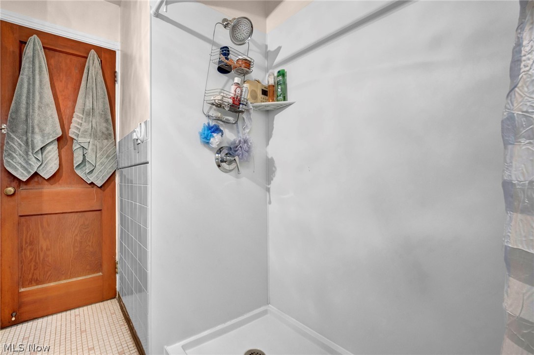 4215 W 143rd Cleveland OH 44135