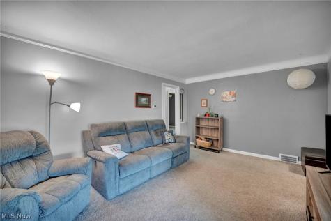 4215 W 143rd Cleveland OH 44135