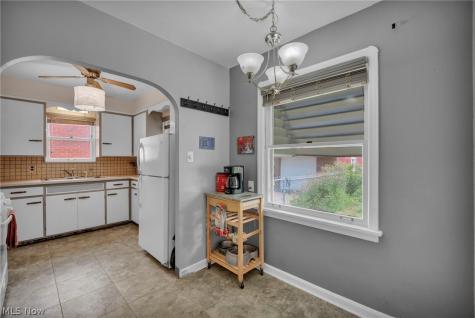 4215 W 143rd Cleveland OH 44135
