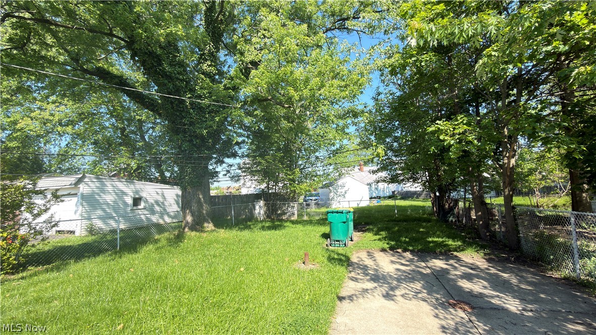 5462 Grasmere Avenue Maple Heights OH 44137
