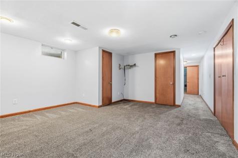 7439 State Route 43 Kent OH 44240