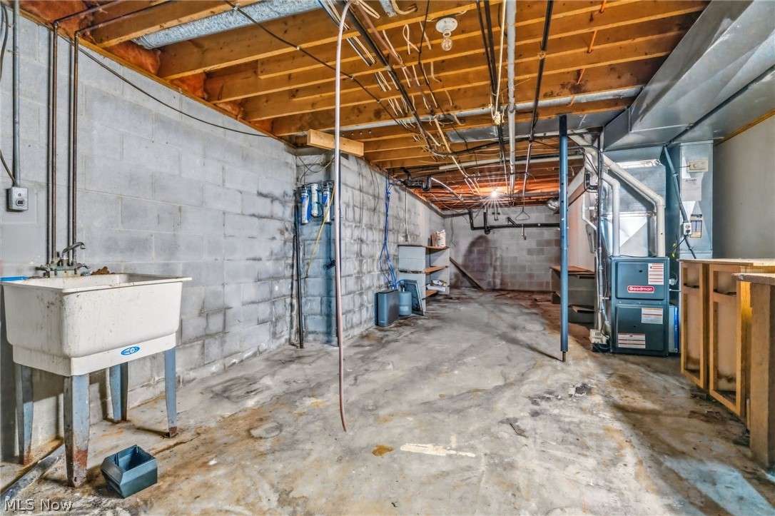 7439 State Route 43 Kent OH 44240