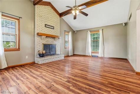 7439 State Route 43 Kent OH 44240