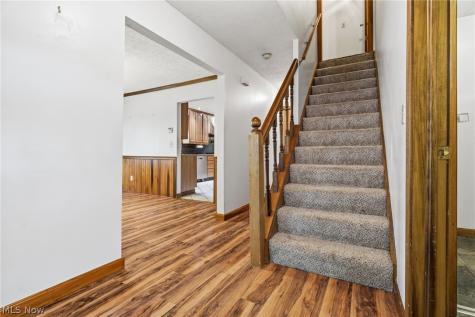 7439 State Route 43 Kent OH 44240