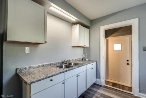 1886 Hillside Terrace Akron OH 44305