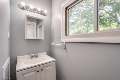 1886 Hillside Terrace Akron OH 44305