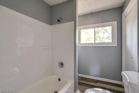 1886 Hillside Terrace Akron OH 44305