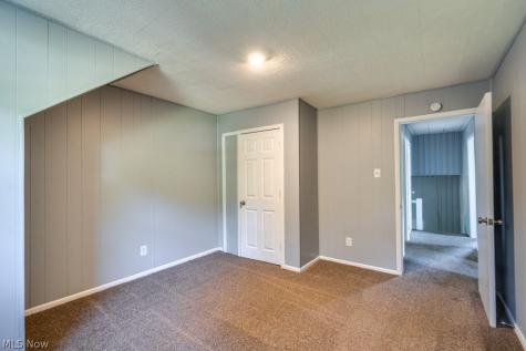1886 Hillside Terrace Akron OH 44305