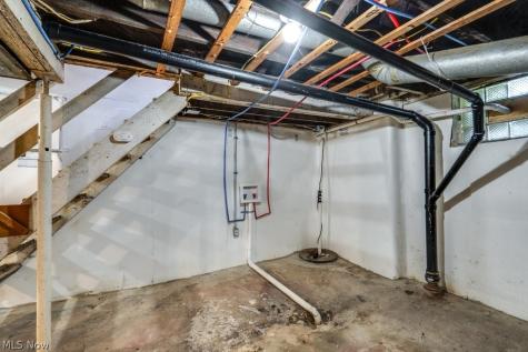 1886 Hillside Terrace Akron OH 44305