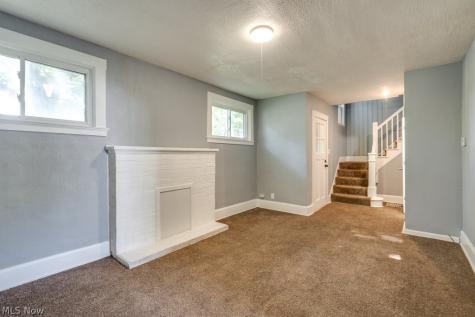 1886 Hillside Terrace Akron OH 44305