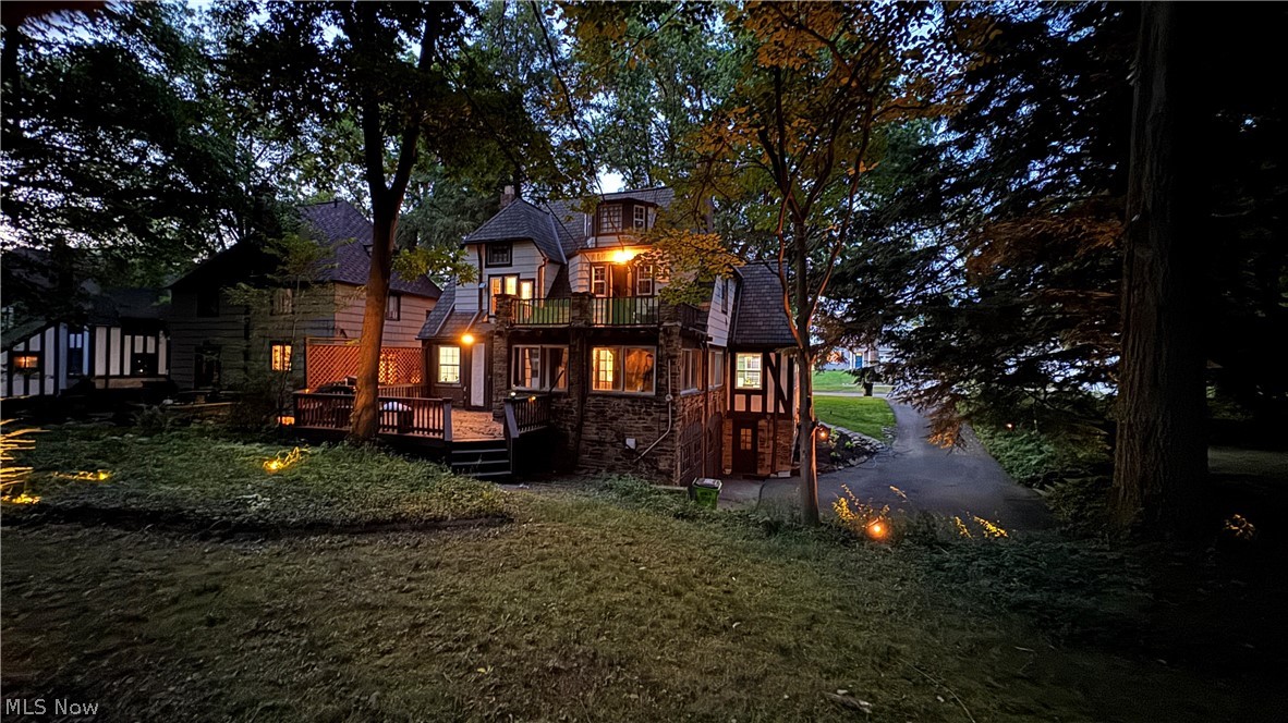 554 Greenvale Road South Euclid OH 44121