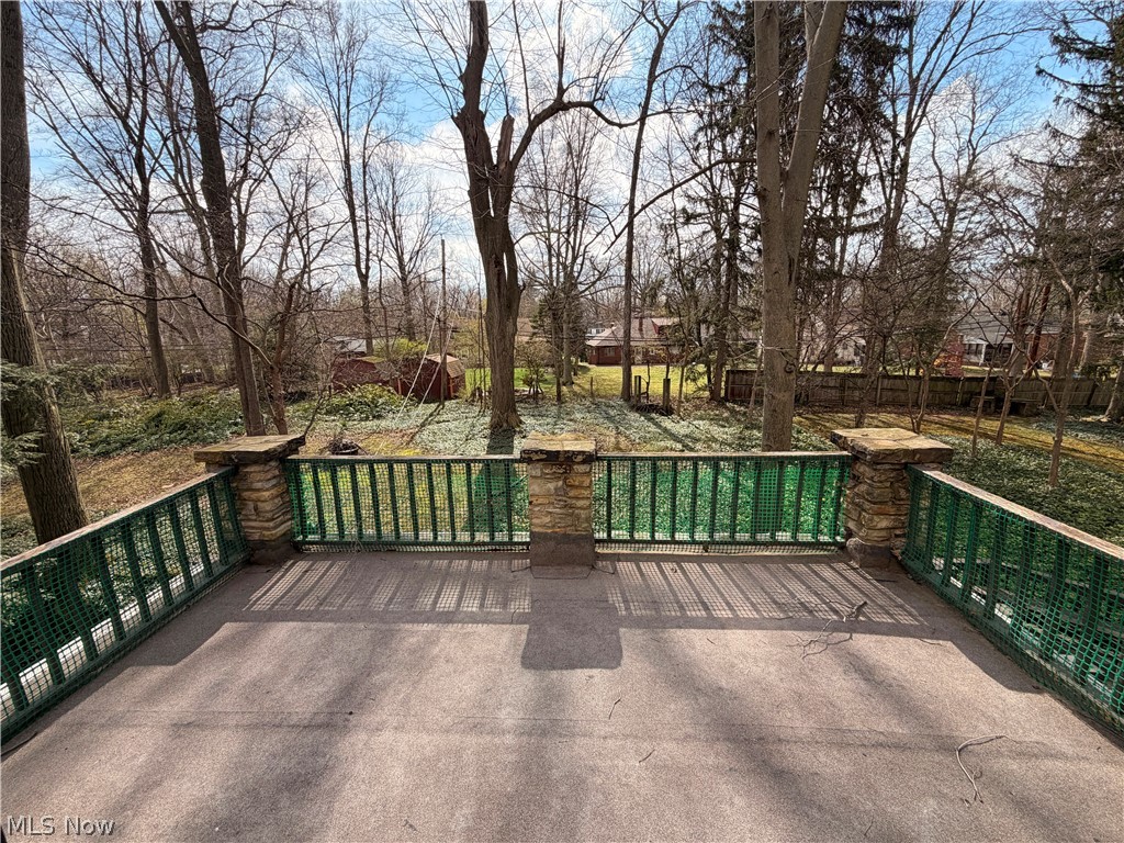 554 Greenvale Road South Euclid OH 44121