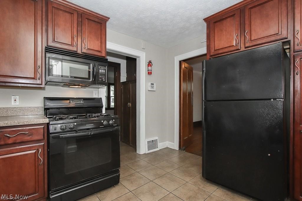 3780 Lowell Road Cleveland Heights OH 44121