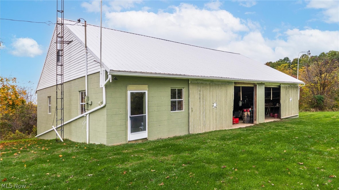 5975 Cambridge Road New Concord OH 43762