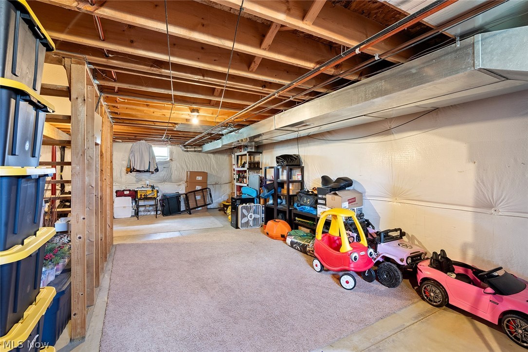 213 Potters Circle Girard OH 44420