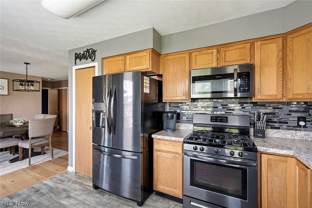 213 Potters Circle Girard OH 44420