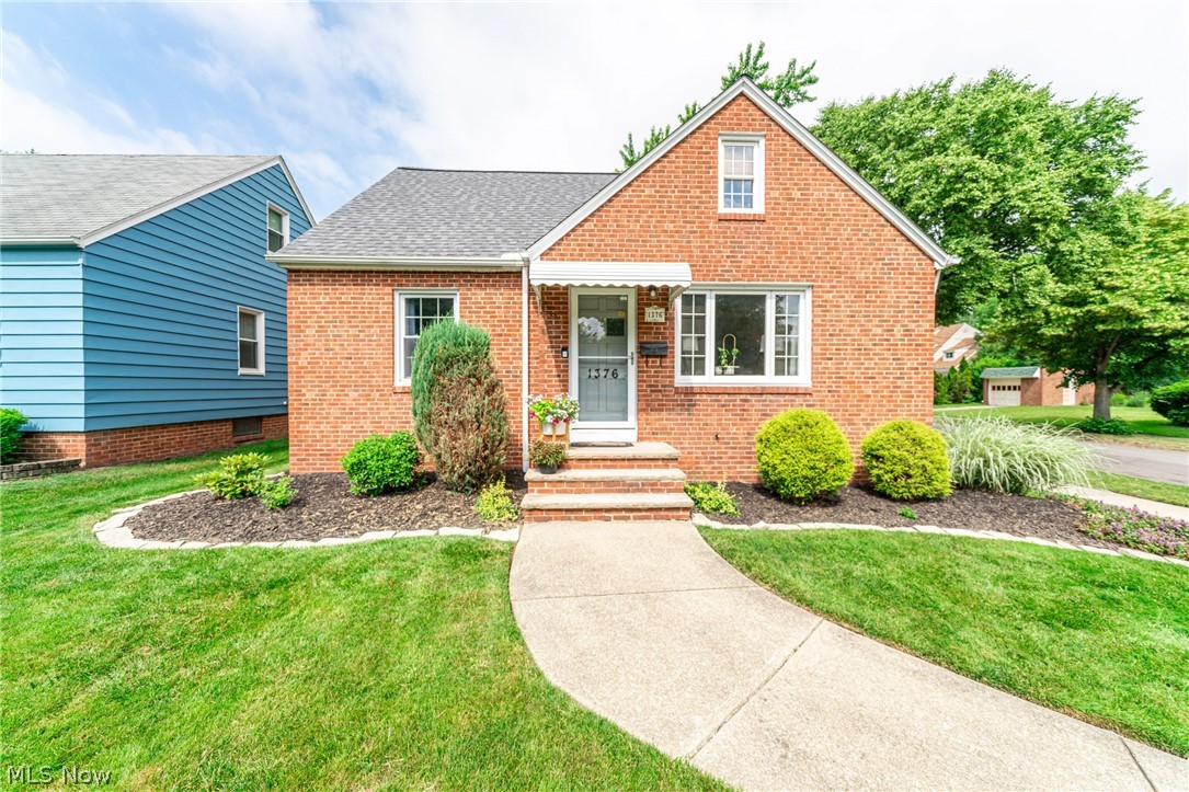 1376 Parkview Drive Lyndhurst OH 44124