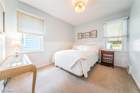 1376 Parkview Drive Lyndhurst OH 44124