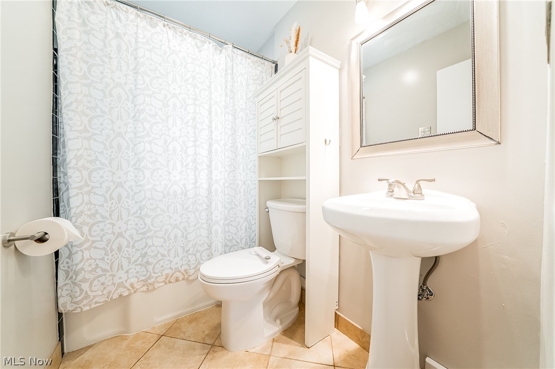 1376 Parkview Drive Lyndhurst OH 44124