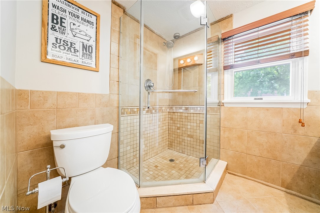 1376 Parkview Drive Lyndhurst OH 44124