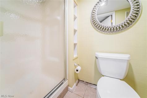 1376 Parkview Drive Lyndhurst OH 44124