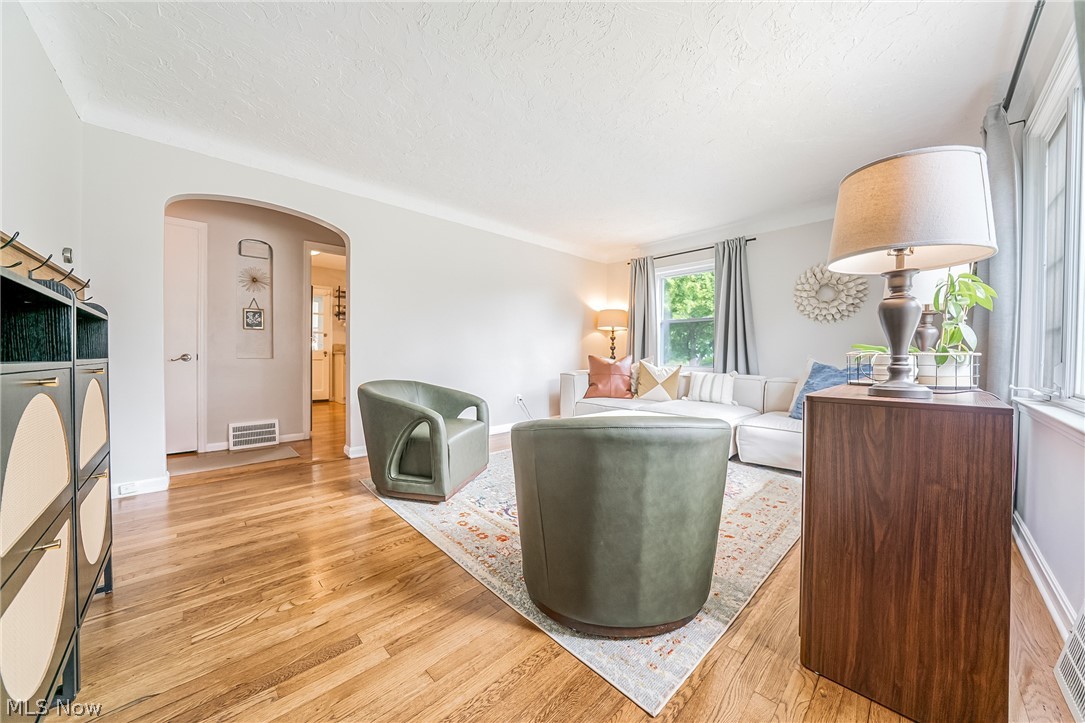 1376 Parkview Drive Lyndhurst OH 44124
