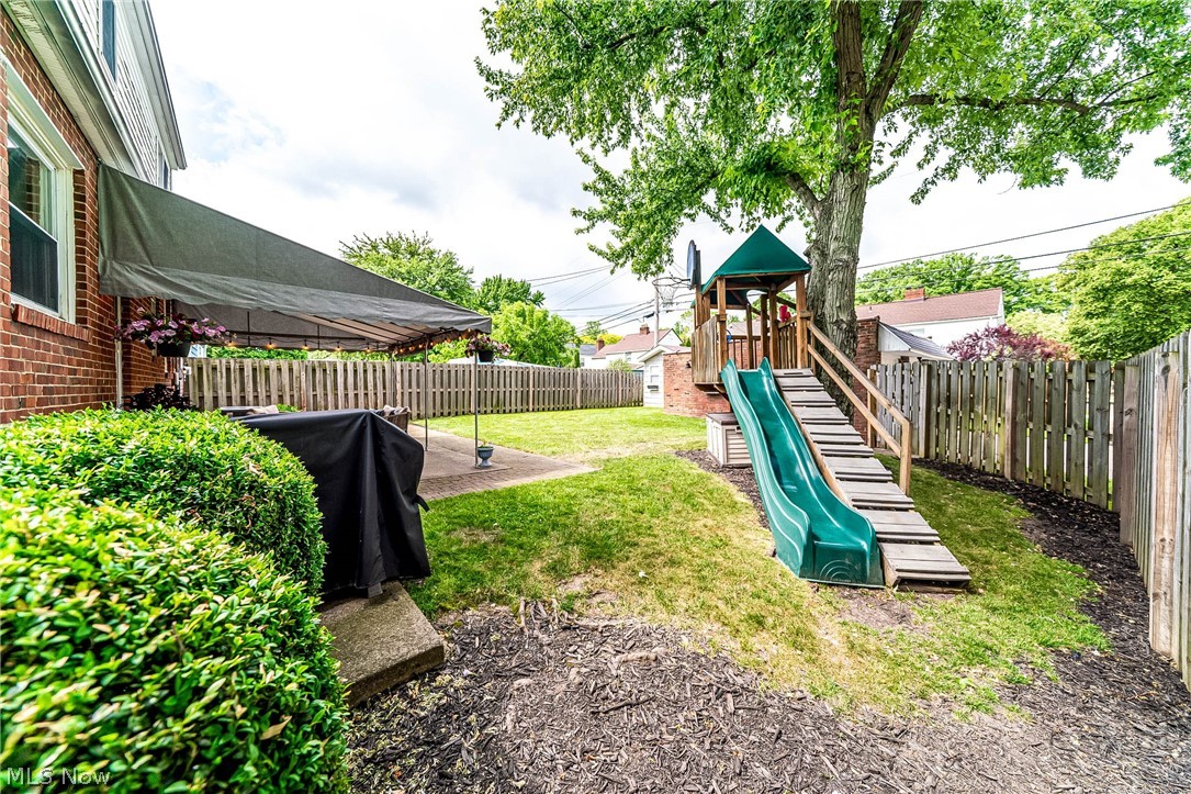 1376 Parkview Drive Lyndhurst OH 44124